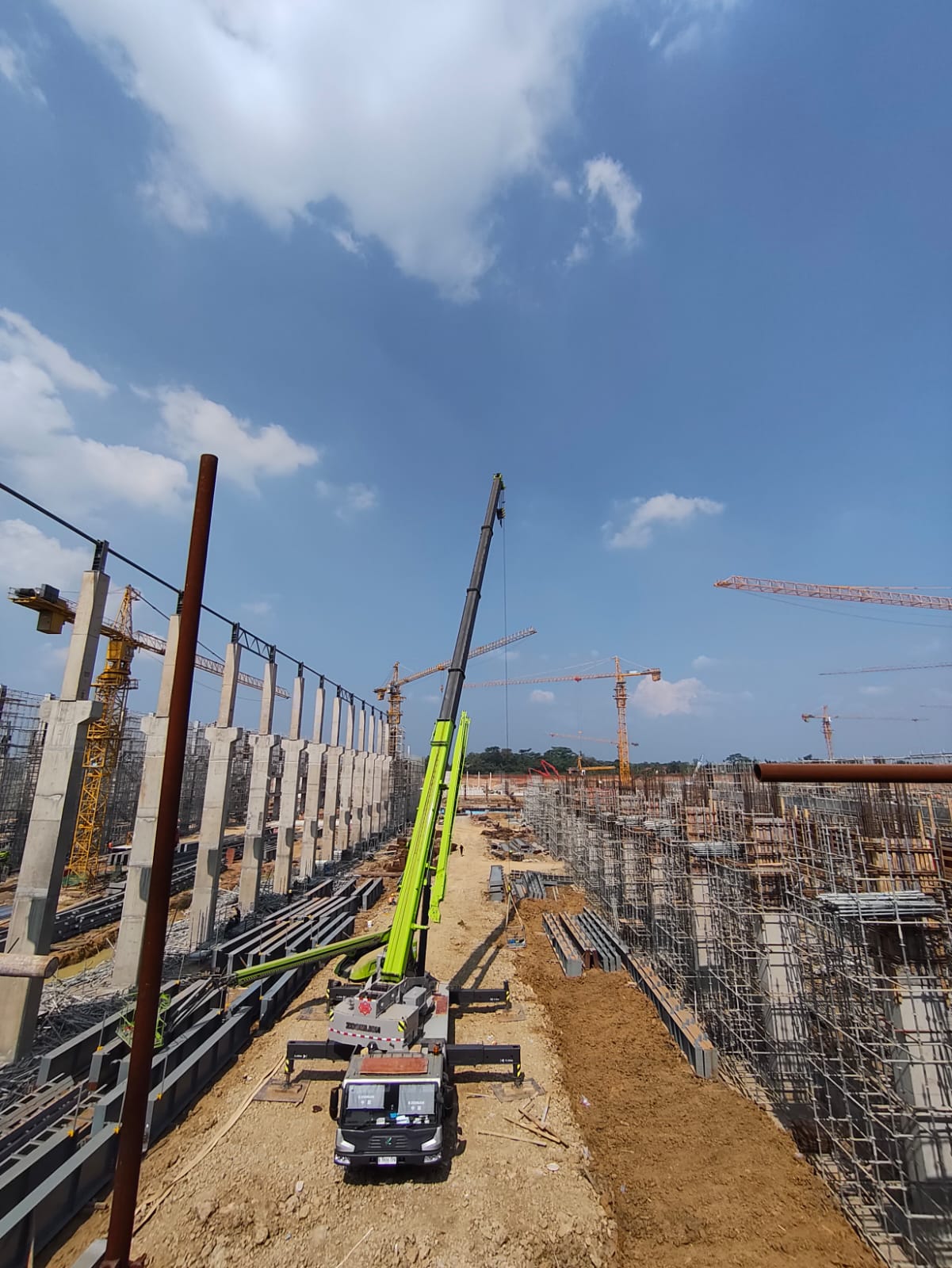 Standar Keselamatan Crane di Lokasi Proyek