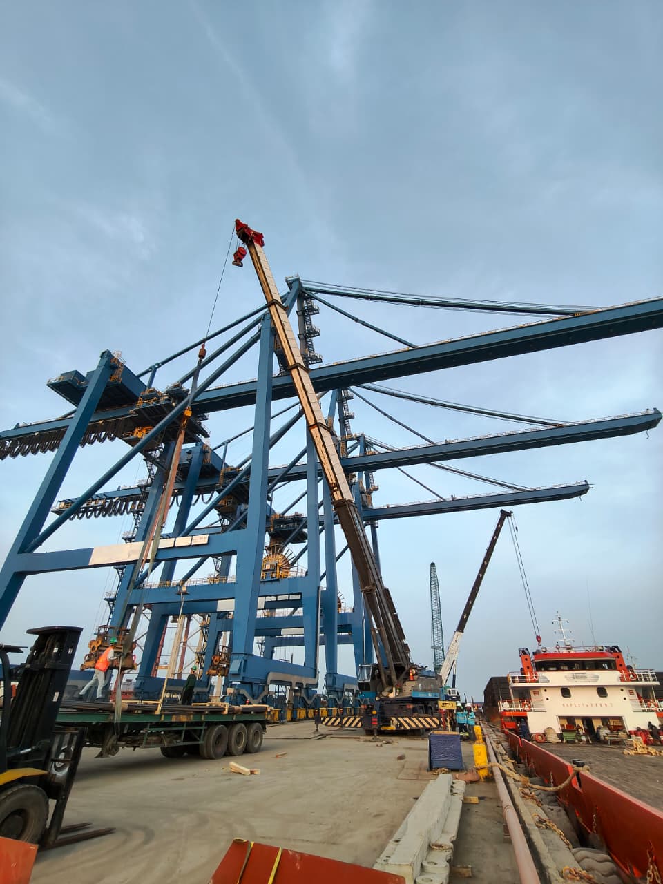 Cara Memilih Crane yang Tepat untuk Proyek Industri