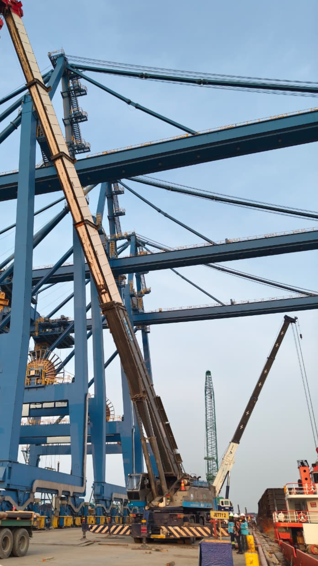 CRANE 160 TON