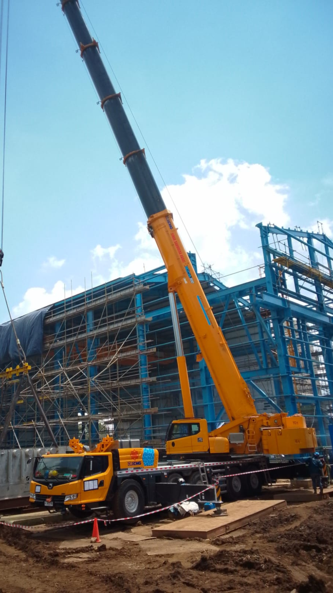 CRANE 300 TON